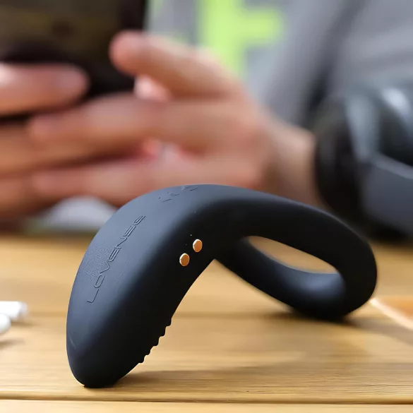 Lovense Diamo - App-controlled vibrating penis ring for men (black)